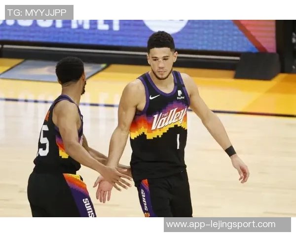 太阳老板称布克在困难时刻坚定支持我展现球队核心价值